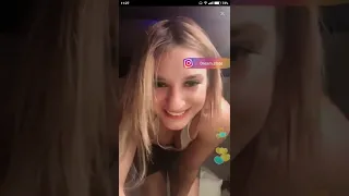 novinha branquinha dan ando de sainha sem calcinha