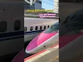 Lagu Nozomi Shinkansen at full speed passing while Hello Kitty Kodama stopped at Fukuyama. #shinkansen