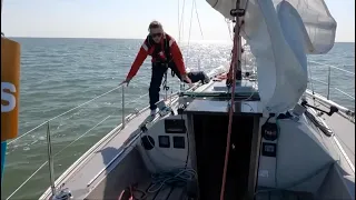 200 Nautical Miles Solo: New Instruments, Strong Currents & Real Seamanship – Ep. 39 [EN]