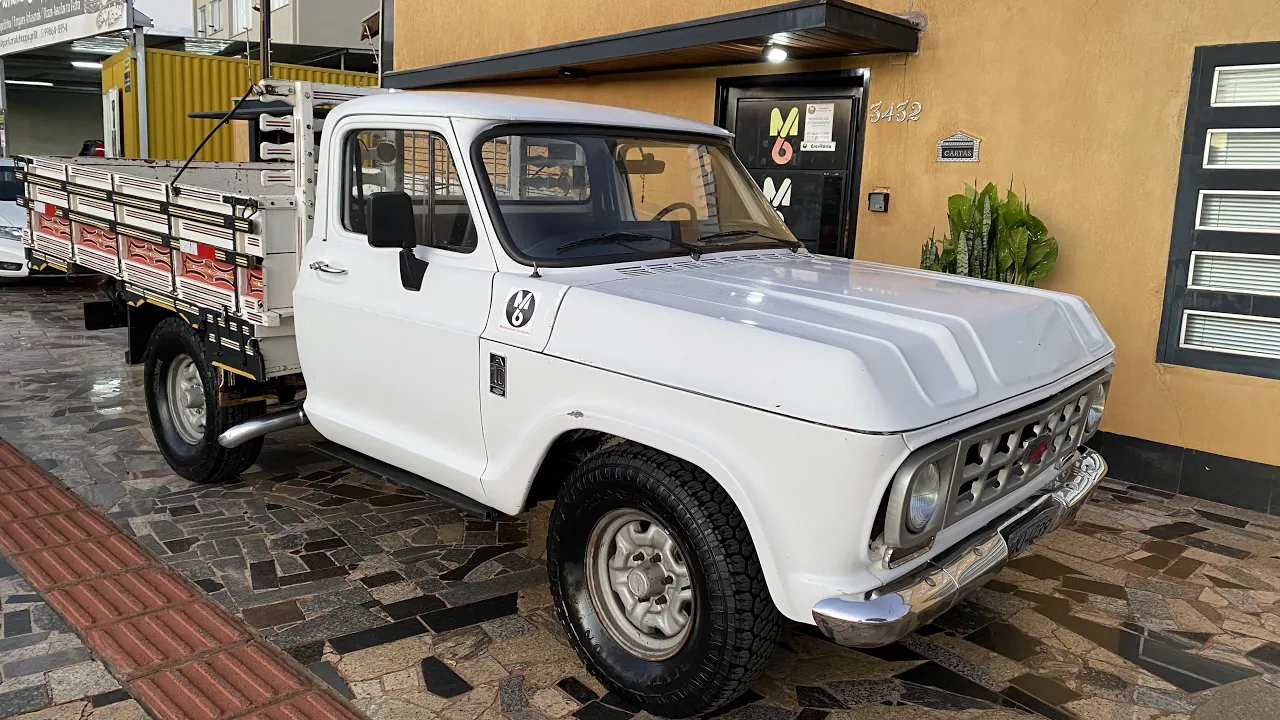 A10 ANO 82 COM MOTOR PERKINS TURBINADO 30 ANOS COM O MESMO DONO