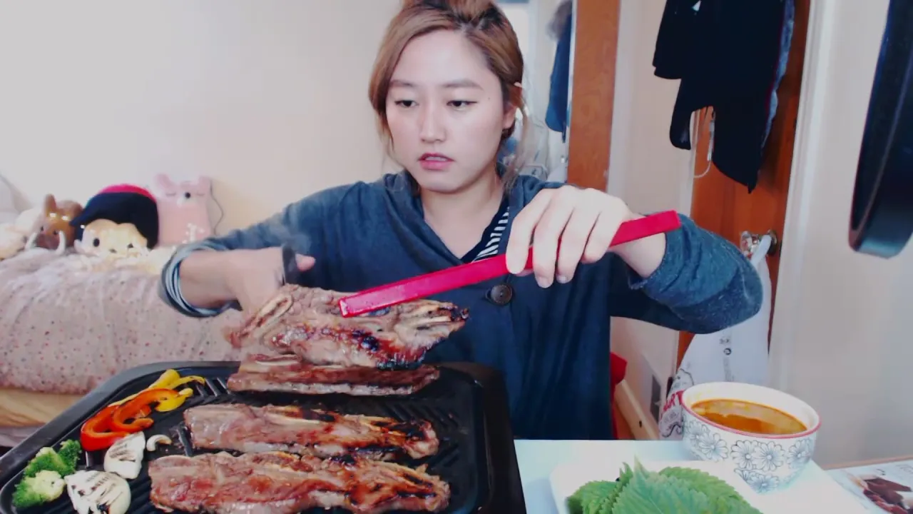 LA (galbi) Grilling ...Korean Beef BBQ    MUKBANG