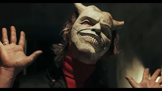 شخص مختل يخطف مراهقين ويحتجزهم وارواح الضحايا تنتقم ملخص فيلم The Black Phone 