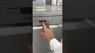 ضبط مساعد الشطف في غسالة صحون عشان ماتطلع الاطباق فيها بقع 