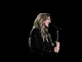 Kelly Clarkson performs Already Gone in Atlantic City, NJ on 5.10.25