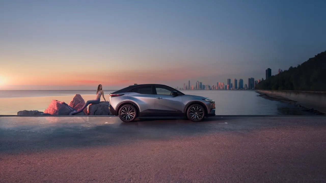 Toyota Hellas — NEO All-Electric Toyota C-HR+ - Amigos Elétricos (YouTube video ad)
