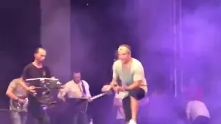 نغمة الحرمان لايف لعمرو دياب معا الجمهور   دندنها