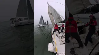 😗 We almost didn’t fit!! But did we foul Ventana? #ourladydefiant #yachtracing #sailboat #