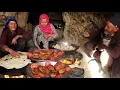 Download Lagu Zo heb je nog nooit koken gezien! Afghaanse grotkeuken: dit duo ouderen zal je hart doen smelten.