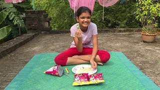 কৃতিকা Tiffin Box খাবারের প্যাকেট এর ভিতর থেকে কি কি নতুন Gift পেলো@Kritika Channel 