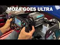 Download Lagu Moza GAAT ULTRA MET HUN NIEUWSTE SIM RACING-UITRUSTING