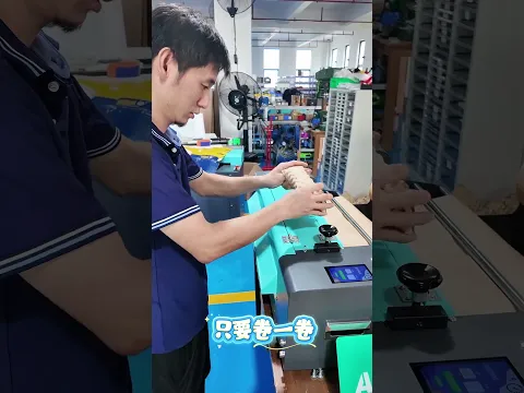 Machine à bulles en papier kraft, papier robuste absorbant les chocs pour un transport de marchandises transfrontalier stable.