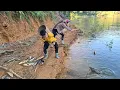 Lagu highland fishing skills, single hook fishing on the lake shore, harvesting fish for sale