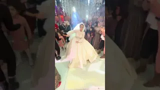 ف دماغي هنا شماريخ بتولع    دندنها