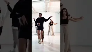 كواليس مسلسل اخوتي Kardeşlerim تدريب الرقص عمر وسوسن اسيا ودوروك ايبوكي وبيرك ياسمين Live Dance 