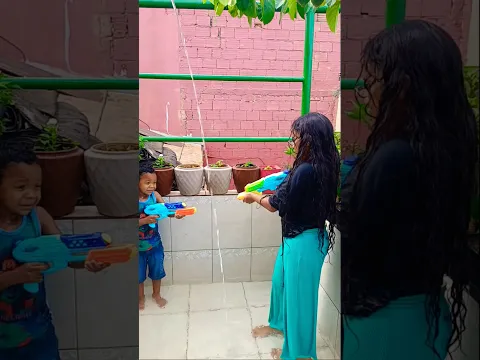 Testando arma pistola de água