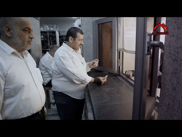العتبة الكاظمية انفاس خدامها تهفو القلوب لساعة صفاء الزائر اذ يبدع الخادم الجوادي