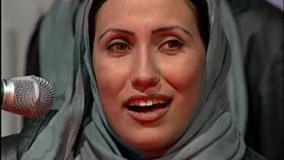 اجرای آهنگ گل آفتابگردون در کنسرت گروه آرین در تهران 