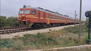 ПВ20141 с почти ненадрасканата 32 035 преди спирка Градище 