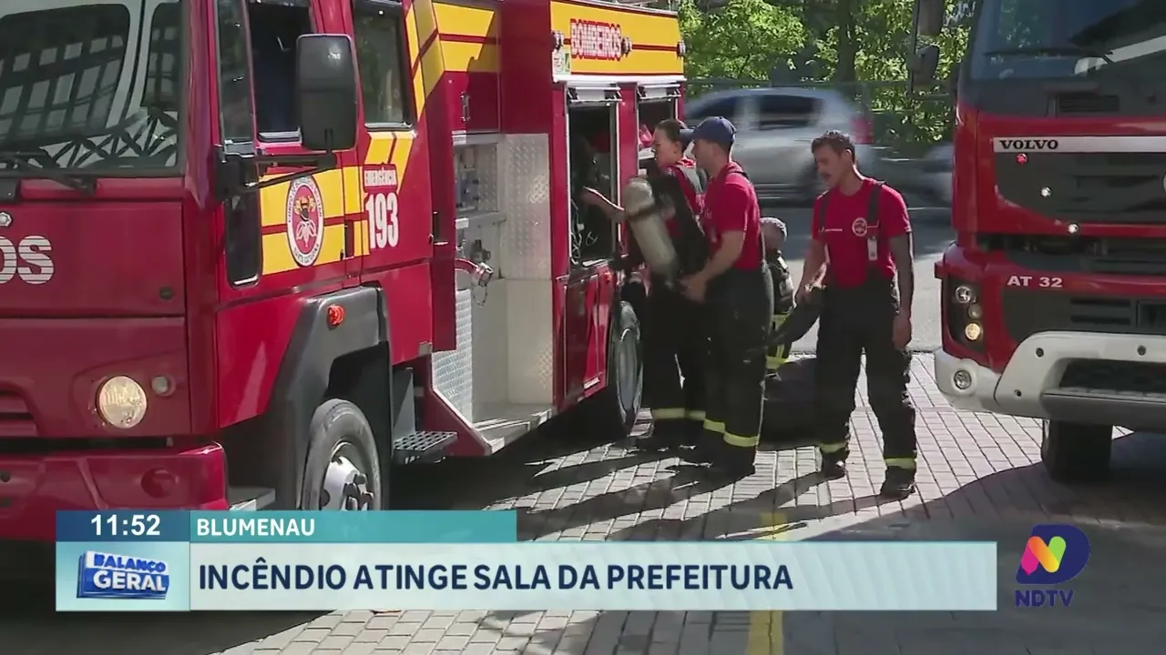 Incêndio atinge sala da prefeitura de Blumenau