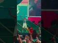 Lagu Feid canta Verano Rosa en Lollapalooza Paris