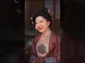 신혼 첫날 밤, 그녀가 장군부에 불을 질렀다?! 일류 교사 며느리가 문제투성이 가족을 개조해 몰락한 장군부의 운명을 뒤집는다!