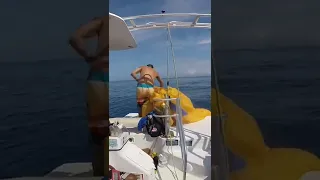 Deflating a Para Sail in Maui #shorts #parasailing #sailingbyefelicia