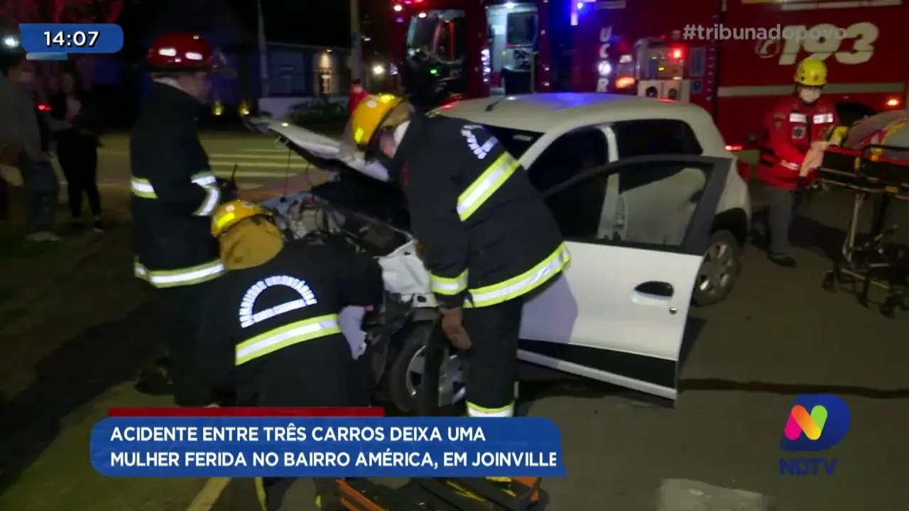 Acidente entre três carros deixa uma mulher ferida no bairro América, em Joinville