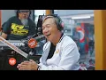 Apo Hiking Society performs "Ewan" LIVE on Wish 107.5 Bus