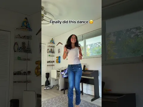 Is this dance all over your fyp too?? 😂😭 #fypシ #shorts #justjules #skit #dance #viral