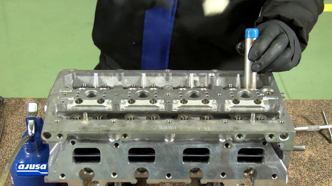 VOLKSWAGEN GOLF 1.6 FSI 16V (BLF) Montaje retenes de vávula Ajusa – Valve stem seal installation
