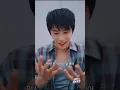 가난한 청년이 우연히 투시안을 각성! 미녀도 한눈에 꿰뚫어 보고, 최강 시스템으로 보물을 찾아 벼락부자 감정大师로 역전!