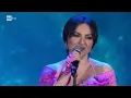 Sanremo 2024 - Arisa canta "La notte" dalla piazza di Sanremo