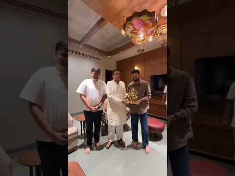 📍 Nagpur | Eminent actor Shri Vikrant Massey Ji called on in Nagpur today | Nitin Gadkari