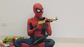 Spider-Man and his guns 