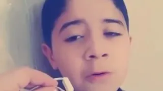   وقال فرعون ذروني أقتل موسى    طفل يقرأ بصوت رهيب   دندنها