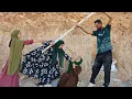 Download Lagu Ali's fifth wife enters angrily and angrily confronts Afsaneh.