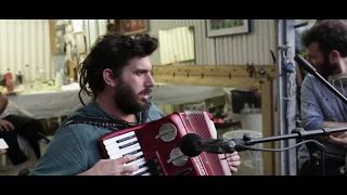 Yanook Is Taverna Oi Imanges Den Yparhoun Pia הטברנה של ינוקיס 