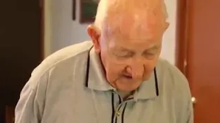 misionaris john dan istrinya pintar bicara pake bahasa daerah paniai