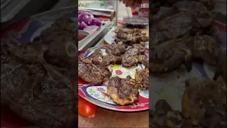 وليمة بلدية ملكية للعائلة في حفلة مشاوي معتبرة 