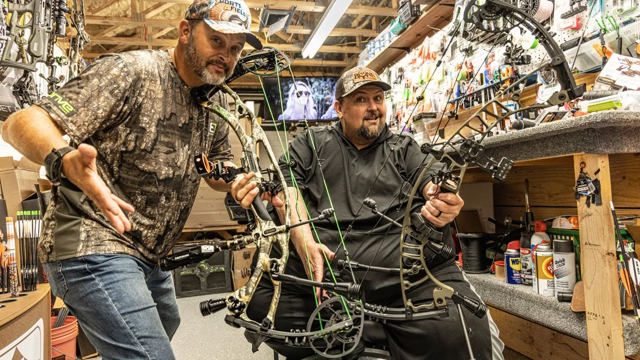HOYT RX7 BOW BUILD Waddell & TBone