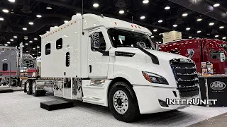Freightliner Cascadia Long Haul SEMI with ARI Legacy Sleeper