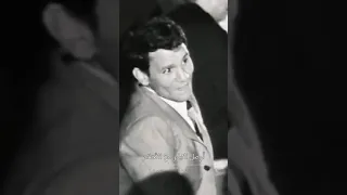 عبدالحليم حافظ ياحبيبي عشت أجمل عمر في عينيك الجميلة 