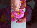 Easy flower cupcakes with Wilton Tip 104 233