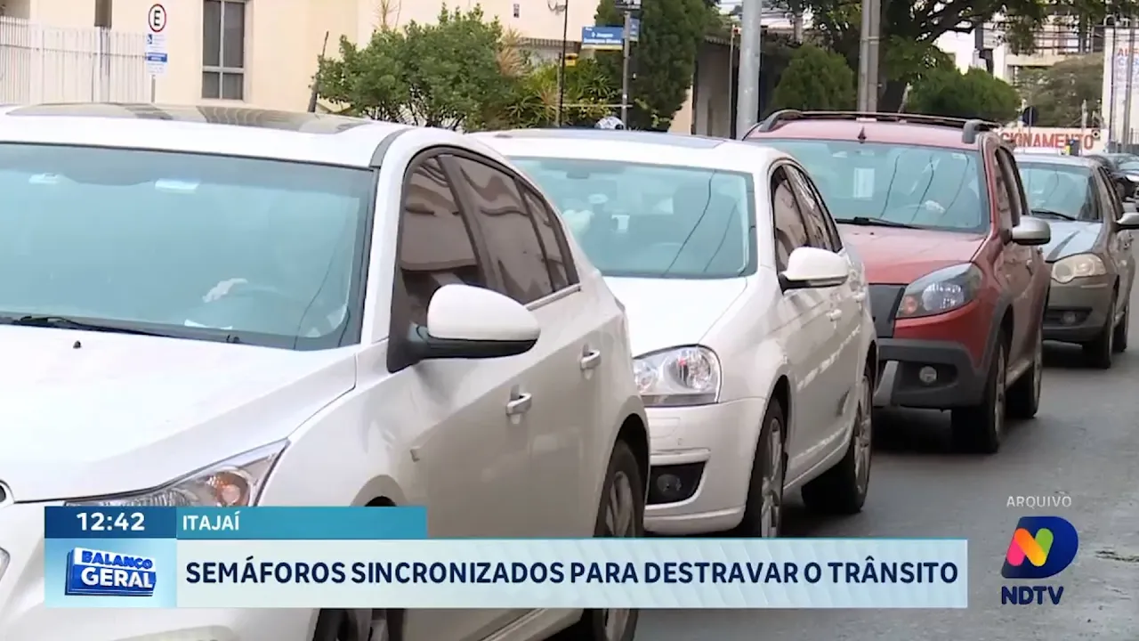 Semáforos sincronizados para destravar o trânsito