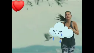 عيناك نافذتان على حلم لا يجيء وفي كل حلم أرم م حلما وأحلم 