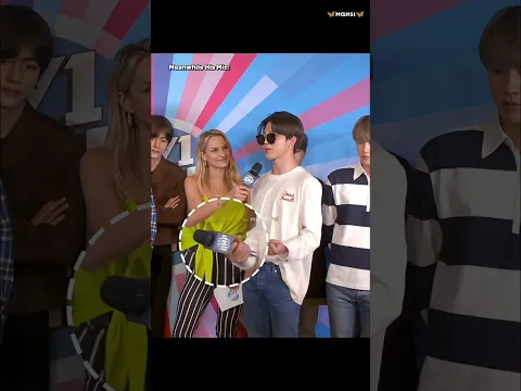 When Jimin Realized That He Was Using The Mc's Mic Instead Of His Own 😍😂 #bts #jimin #shorts