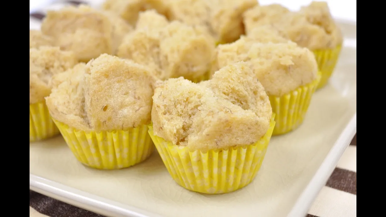 Steamed Banana Cupcake (Thai Dessert) - 