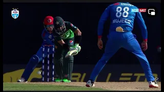 Here's how Mujeeb trapped Mohammad Rizwan in front for 21! 👏