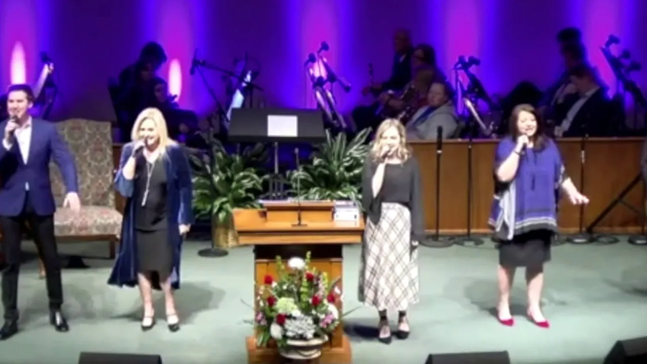 Karen Peck & New River - THE GOD I SERVE Karen Peck & New River - THE GOD I SERVE