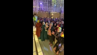 صحاب زي دي مثلا  ماموتش انا ايوا مموتش    دندنها